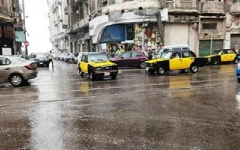 طقس متقلب وأمطار غزيرة تضرب 13 محافظة فهل تقترب من القاهرة الكبرى؟